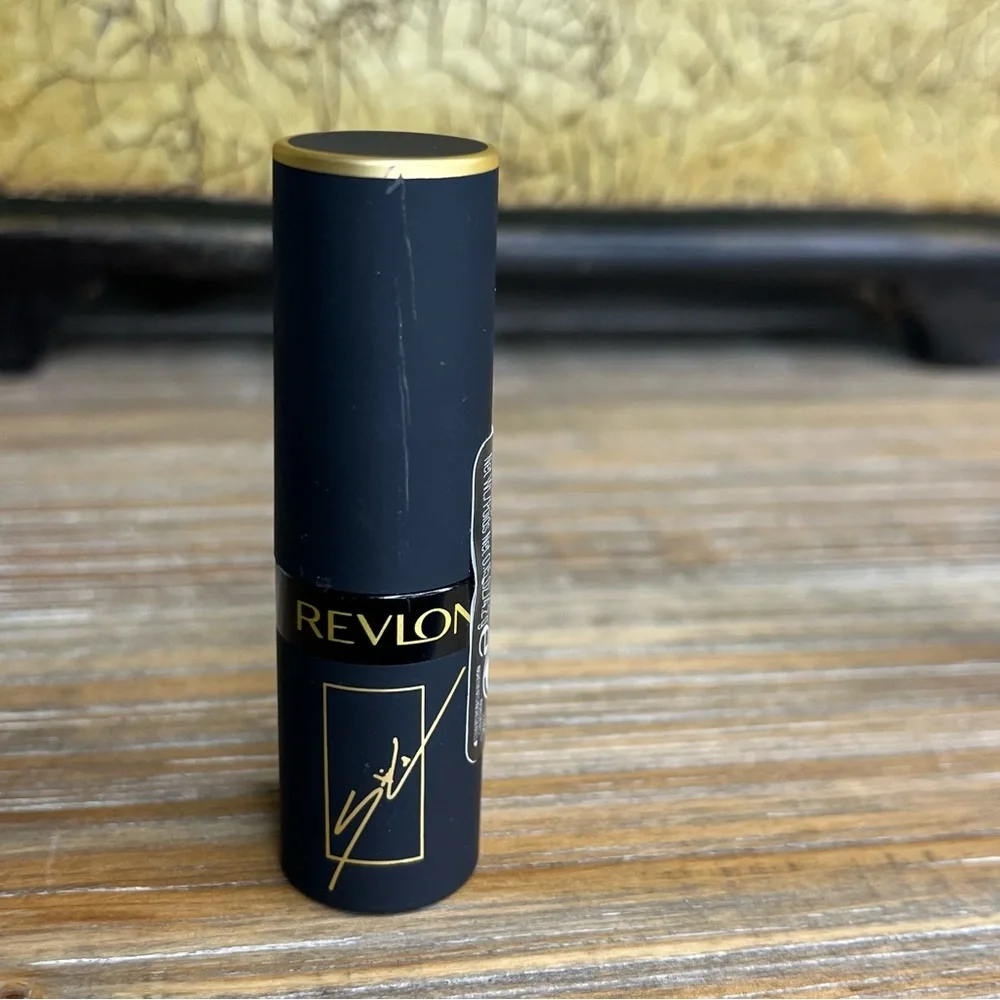 HTF Discontinued Revlon x Sofia Carson Matte Lipstick 026 Red Sealed